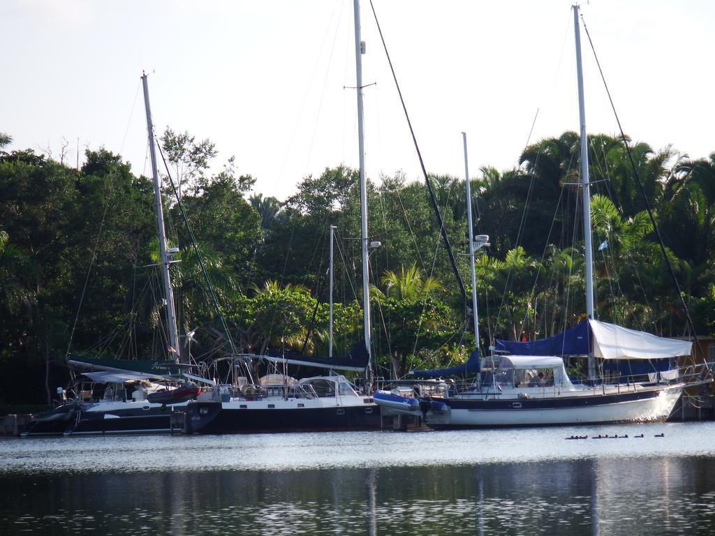Station touristique Amatique Bay Puerto Barrios
